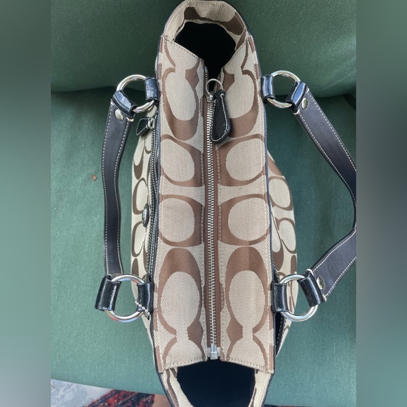 Coach Laura Signature Tote – Khakis/Black - Picture 6 of 15